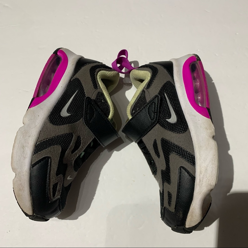Nike Toddler Size 10C Air Max 200 sneakers
